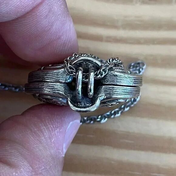 Comco Angel Praying Locket Silver tone Necklace - Picture 9 of 11